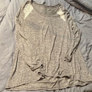 Liz Lange maternity gray LS